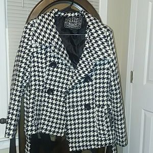 Super cute black and white peacoat